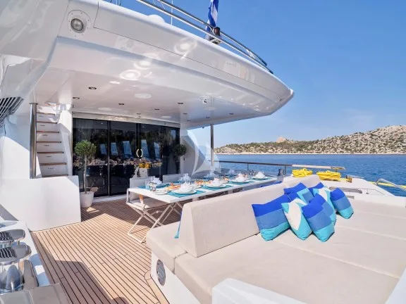 Image of HAKUNA MATATA yacht #14