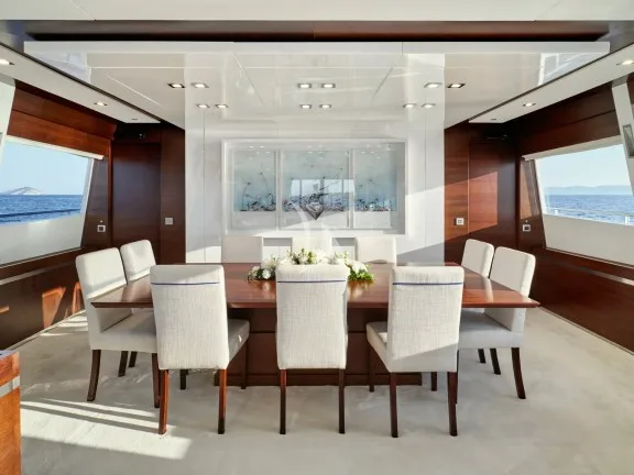 Image of HAKUNA MATATA yacht #28