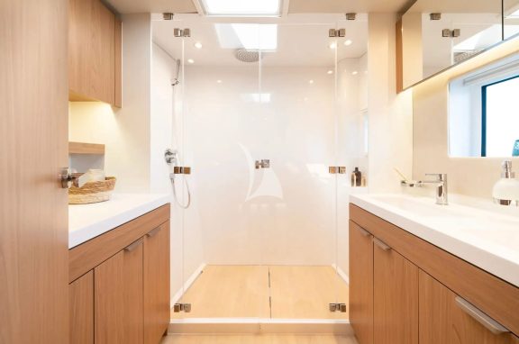 Factory photos - Master bathroom