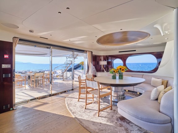 Upper Deck Dining