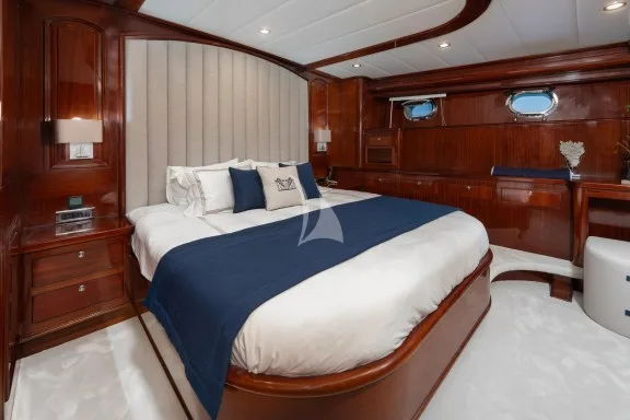 Guest cabin