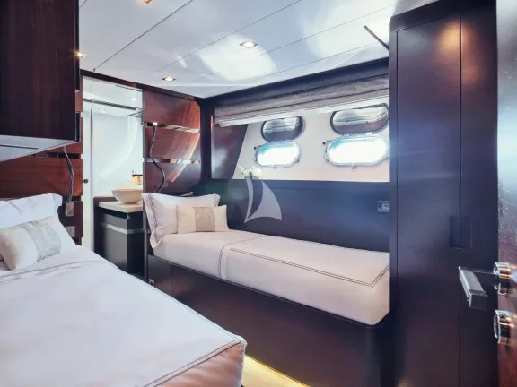 Image of HAKUNA MATATA yacht #49