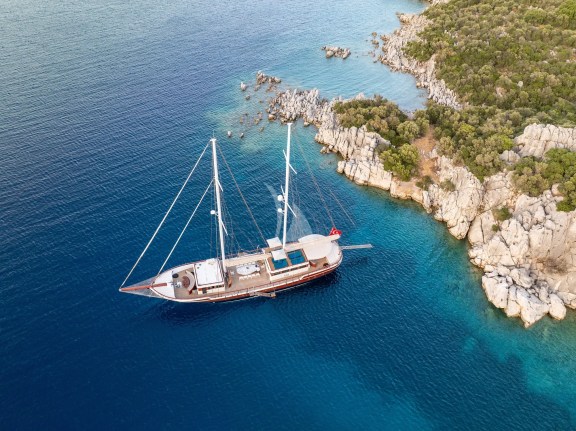 NURTEN A at anchor