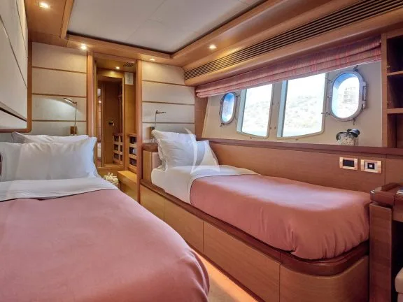 Image of PAREAKKI yacht #29