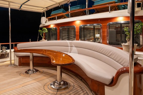 Deck seating