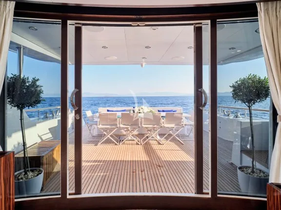 Image of HAKUNA MATATA yacht #12