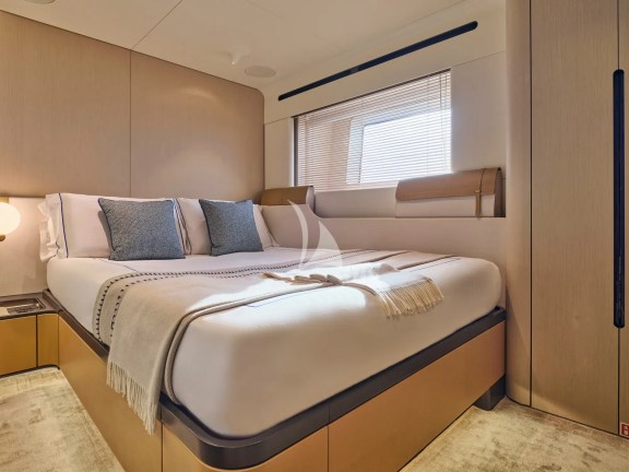 Double cabin on the lower deck
