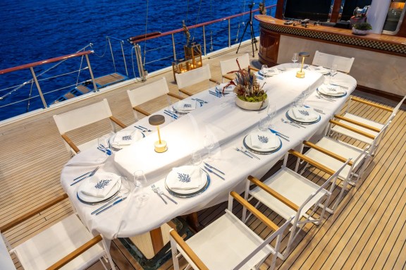 Deck dining aerial view