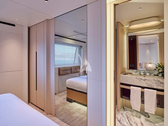 VIP on Upper Deck En Suite