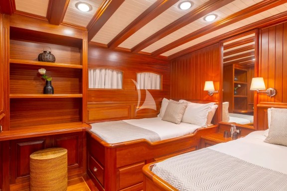 Twin cabin