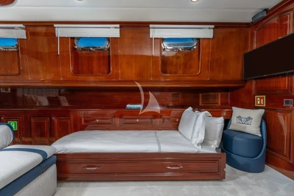 Single berth