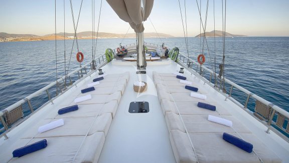 Image of QUEEN OF SALMAKIS yacht #12