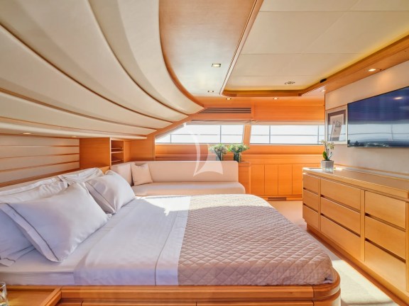 Master Cabin Main Deck