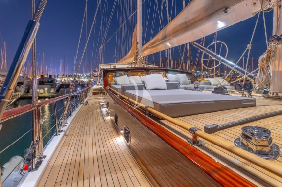 Side deck