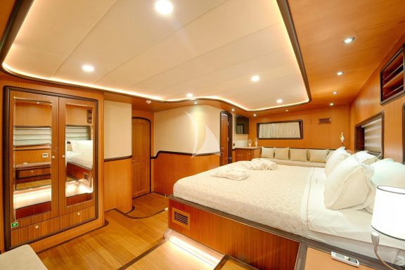 Image of QUEEN OF SALMAKIS yacht #25