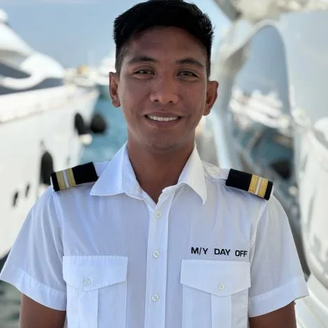 Crew of DAY OFF|Raymar Sagun Sulit — Deckhand