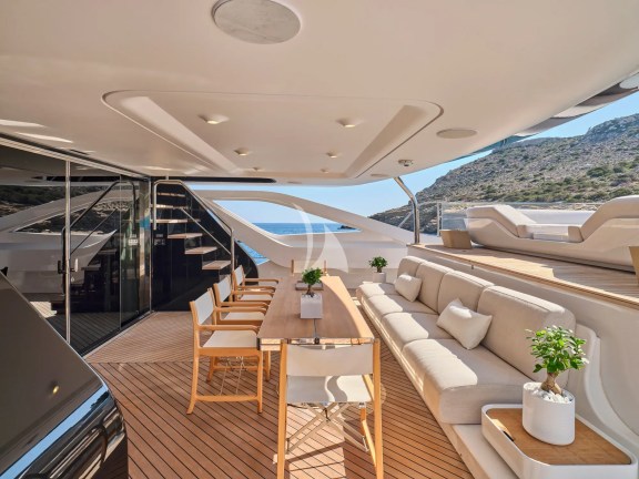 Main Deck Dining