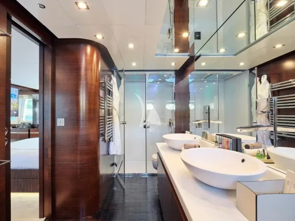 Image of HAKUNA MATATA yacht #45