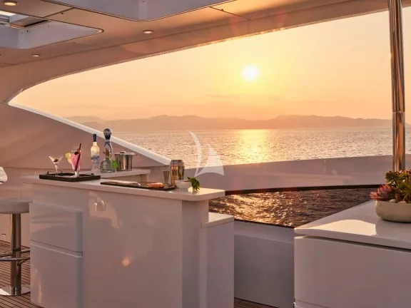 Image of HAKUNA MATATA yacht #23