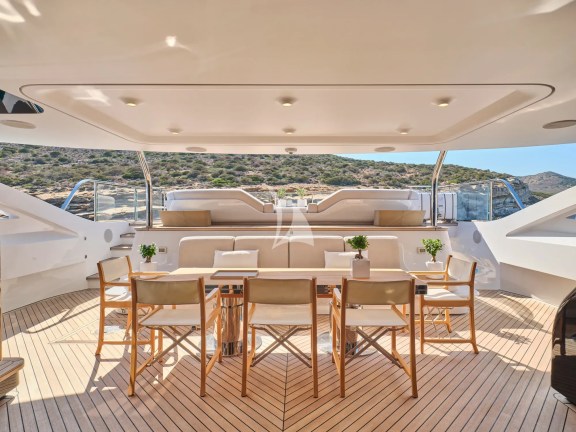 Main Deck Dining
