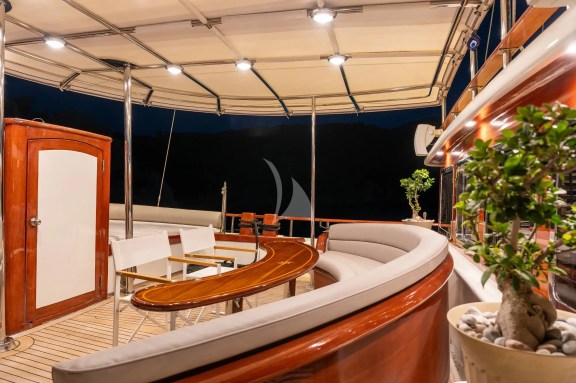 Deck seating