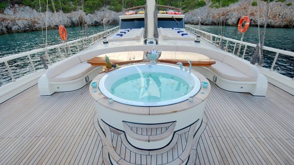 Image of QUEEN OF SALMAKIS yacht #16