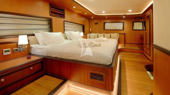 Image of QUEEN OF SALMAKIS yacht #29