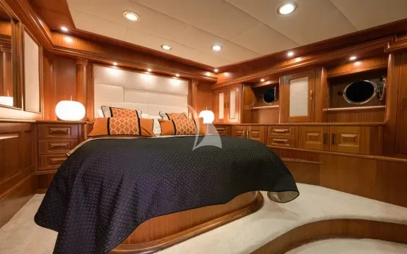 Double cabin