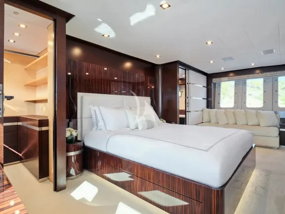 Image of HAKUNA MATATA yacht #41