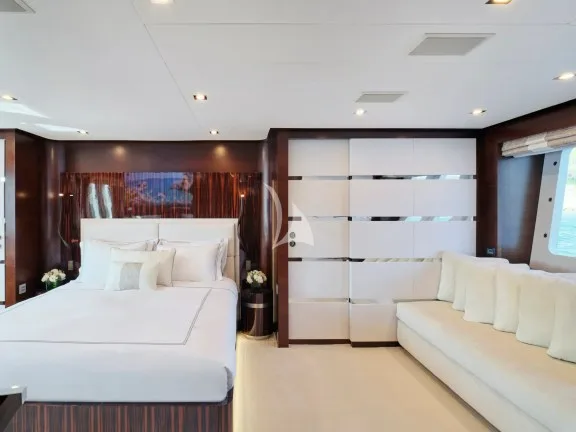 Image of HAKUNA MATATA yacht #39