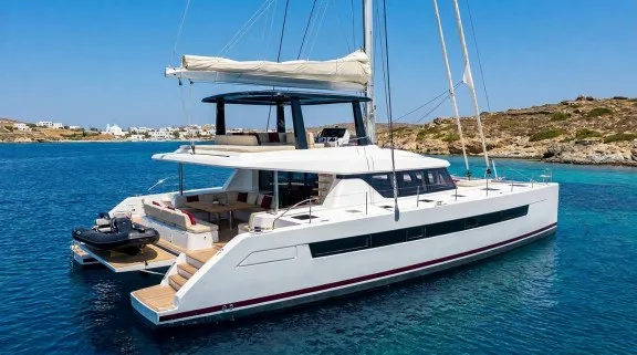 Greece 80 Class: Sunreef or similar
