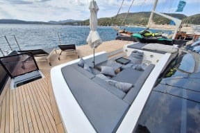 Real Yacht Image from Review