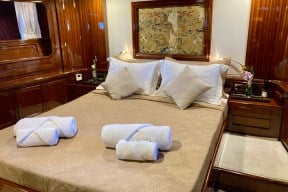 Real Yacht Image from Review