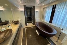 Real Yacht Image from Review