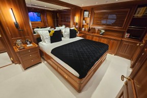 Real Yacht Image from Review