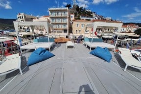 Real Yacht Image from Review