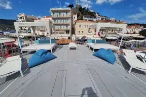 Real Yacht Image from Review