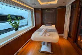 Real Yacht Image from Review