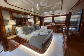 Real Yacht Image from Review
