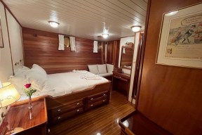 Real Yacht Image from Review