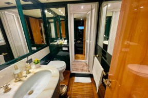 Real Yacht Image from Review