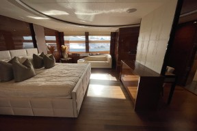 Real Yacht Image from Review