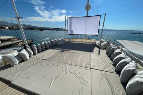 Real Yacht Image from Review