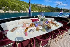 Real Yacht Image from Review