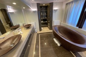 Real Yacht Image from Review
