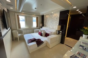 Real Yacht Image from Review