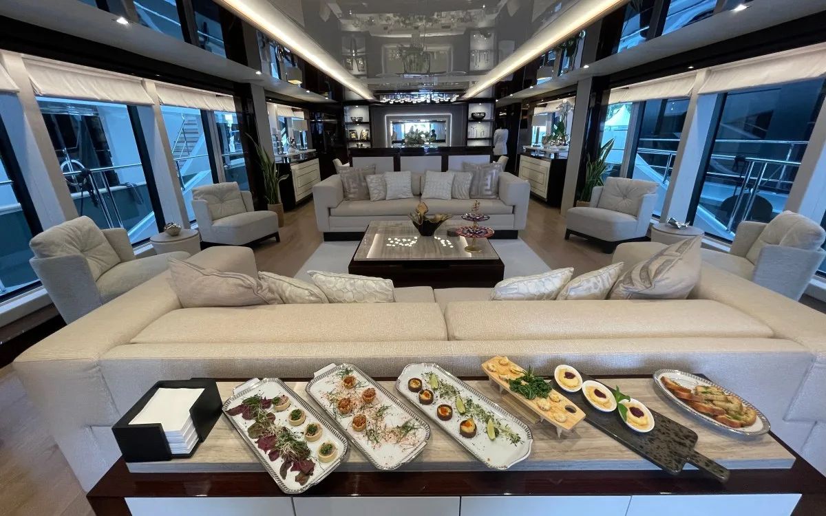 AQUA LIBRA interior photographed during a broker visit