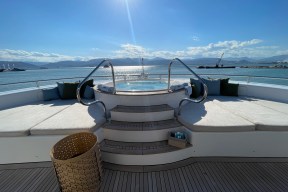 Real Yacht Image from Review