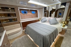 Real Yacht Image from Review