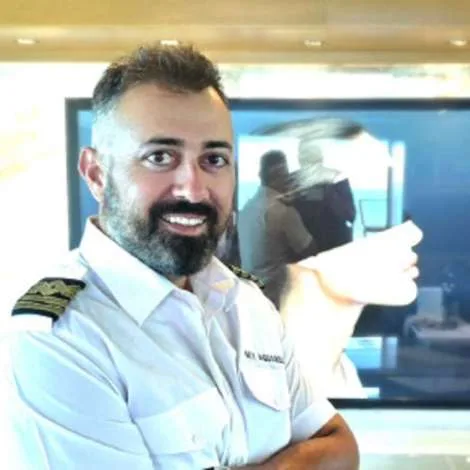 Crew of AQUARELLA|Captain